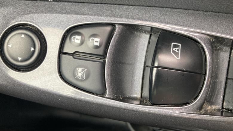 Nissan Juke 1.0 DiG-T 114 N-Connecta 5dr Petrol Hatchback